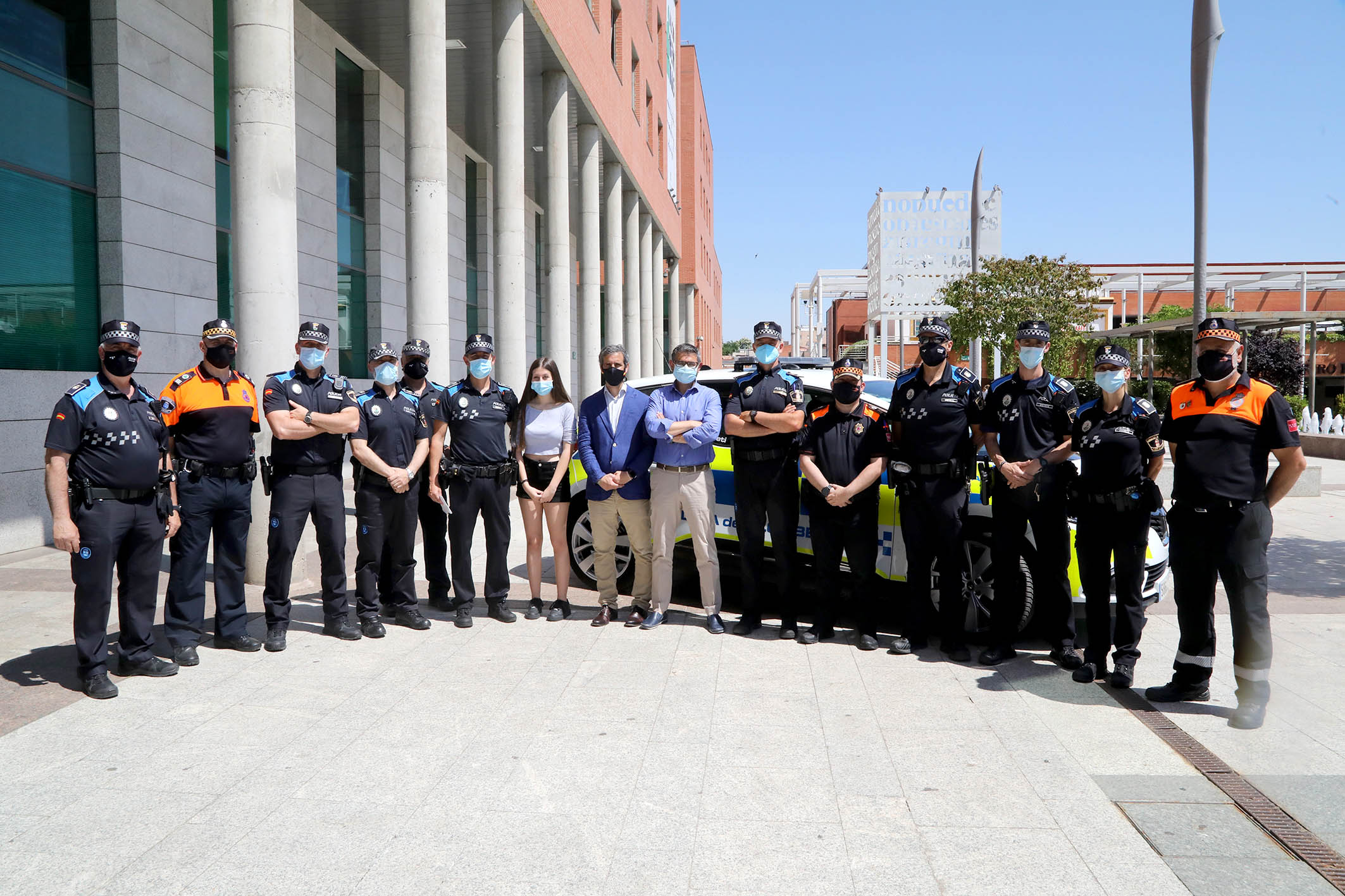 Policia pegatina medula osea 2