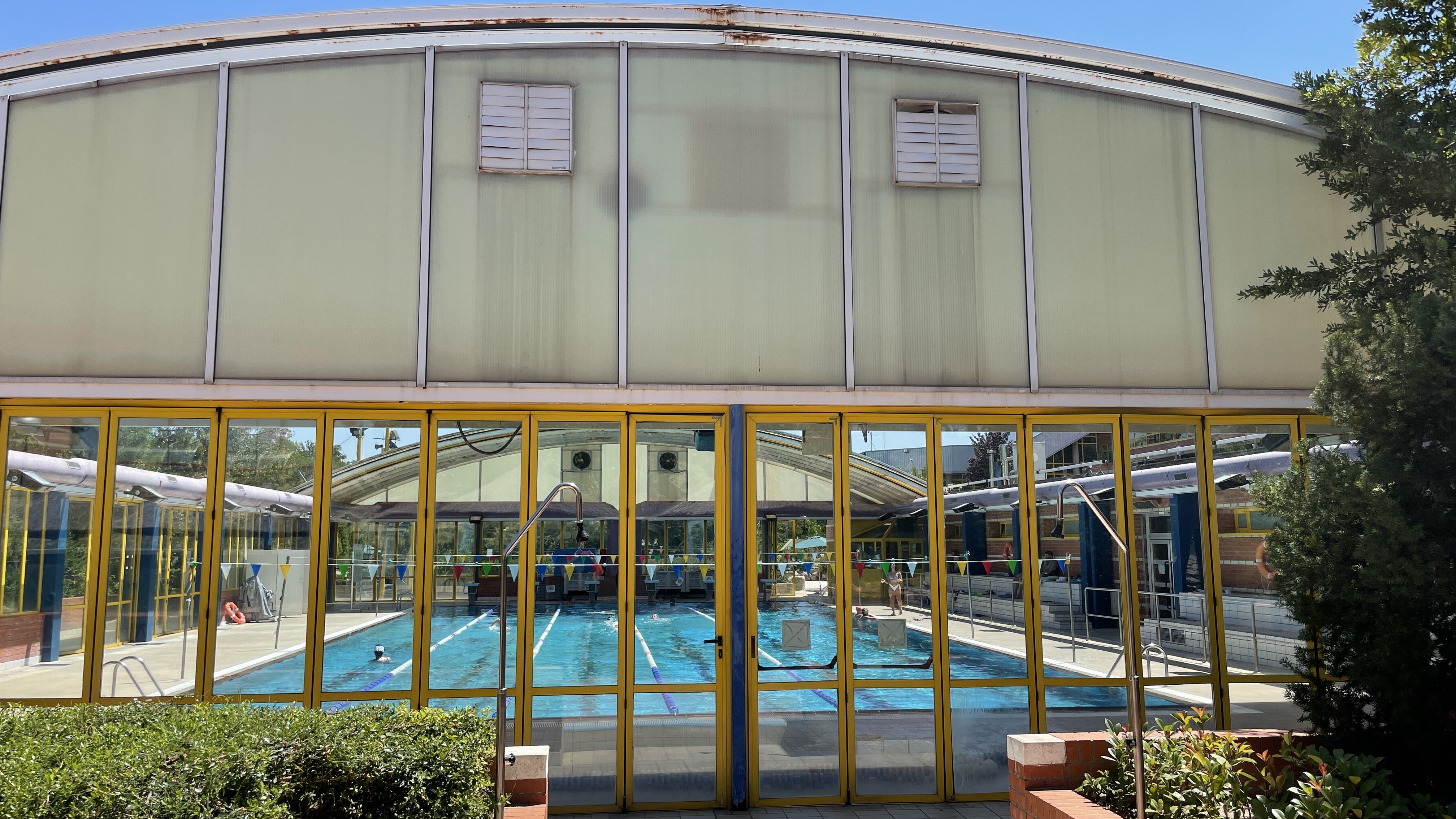 Piscina cubierta móvil Polideportivo José Caballero