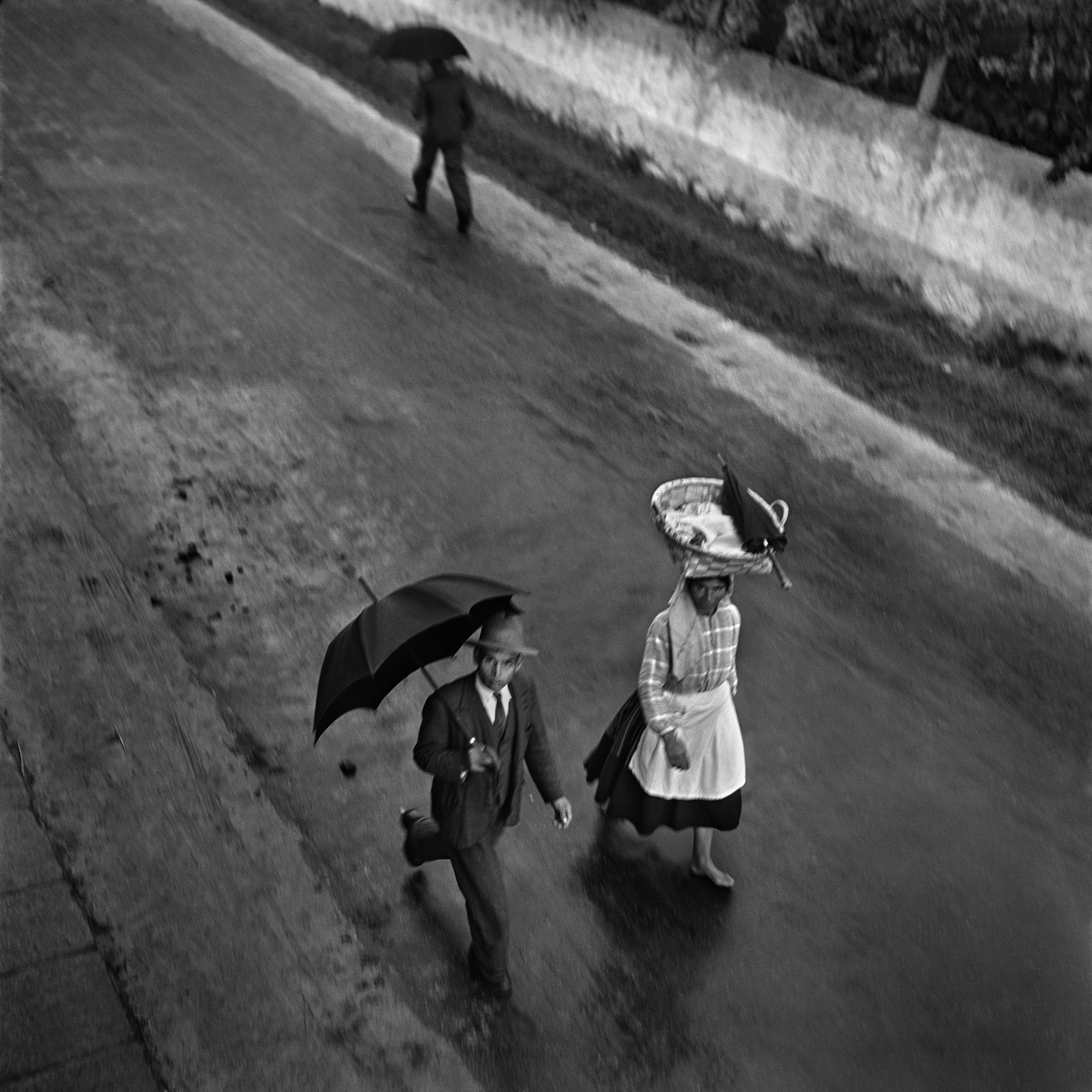 'La luz domesticada' muestra obras imprescindibles de Nicolás Muller, pionero del compromiso fotográfico 'La luz domesticada' muestra obras imprescindibles de Nicolás Muller, pionero del compromiso fotográfico