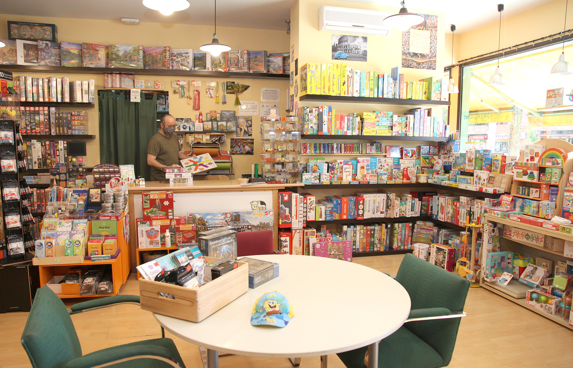 ‘ReVive los comercios de Alcobendas’ con un millar de bonos con descuentos de 10 euros ‘ReVive los comercios de Alcobendas’ con un millar de bonos con descuentos de 10 euros