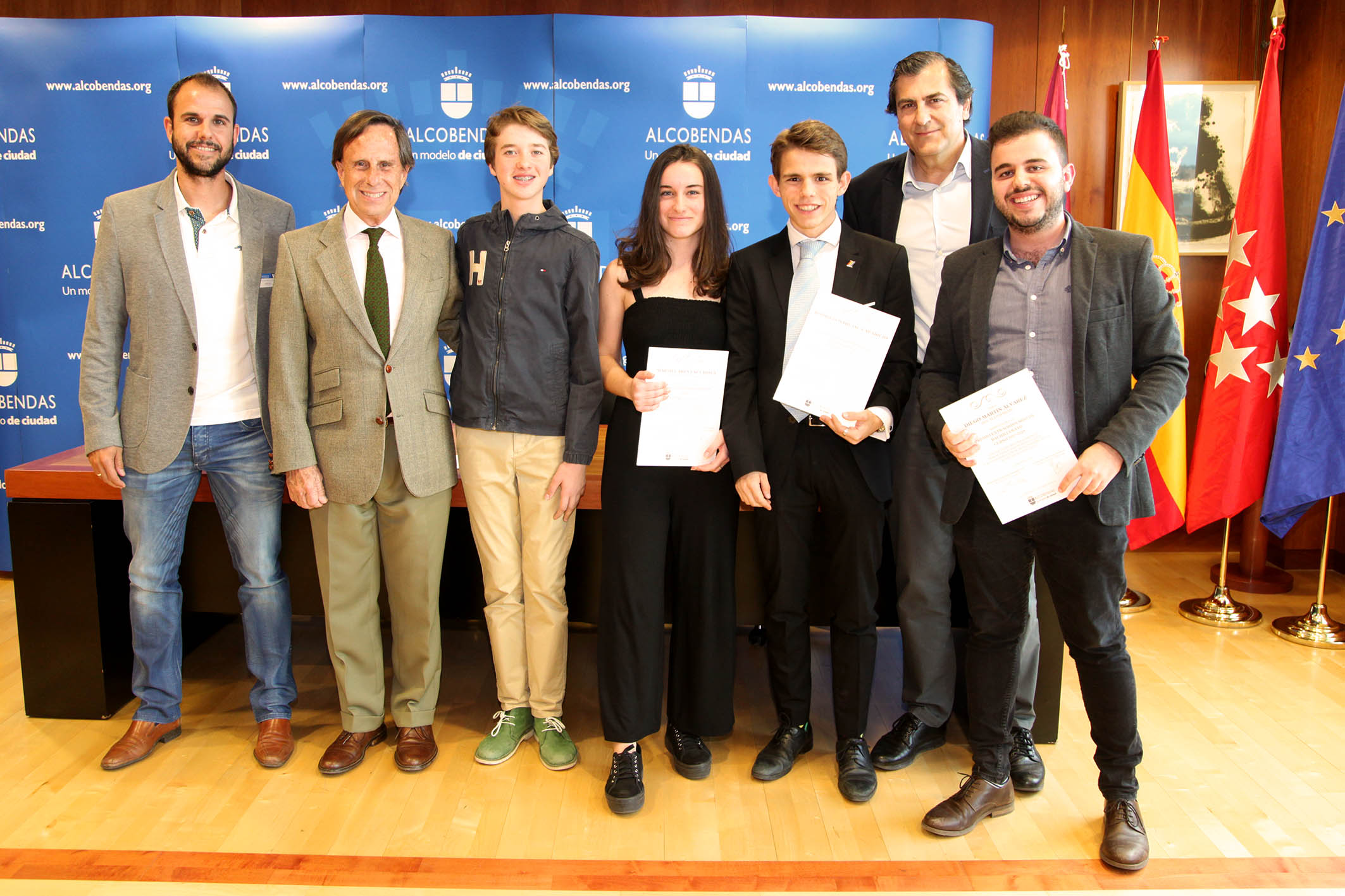 Alcobendas reconoce a tres alumnos excelentes Alcobendas reconoce a tres alumnos excelentes