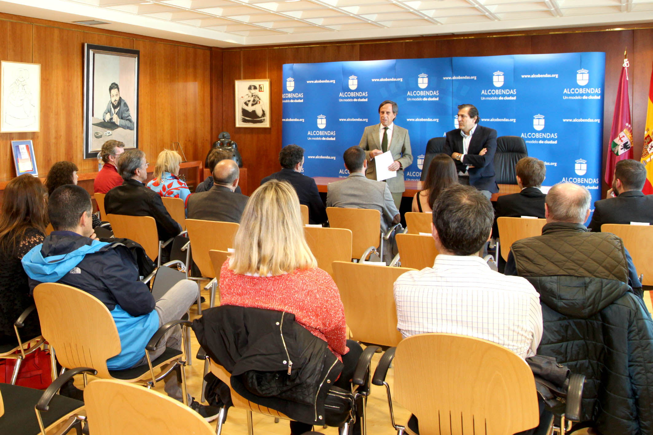 Alcobendas reconoce a tres alumnos excelentes Alcobendas reconoce a tres alumnos excelentes