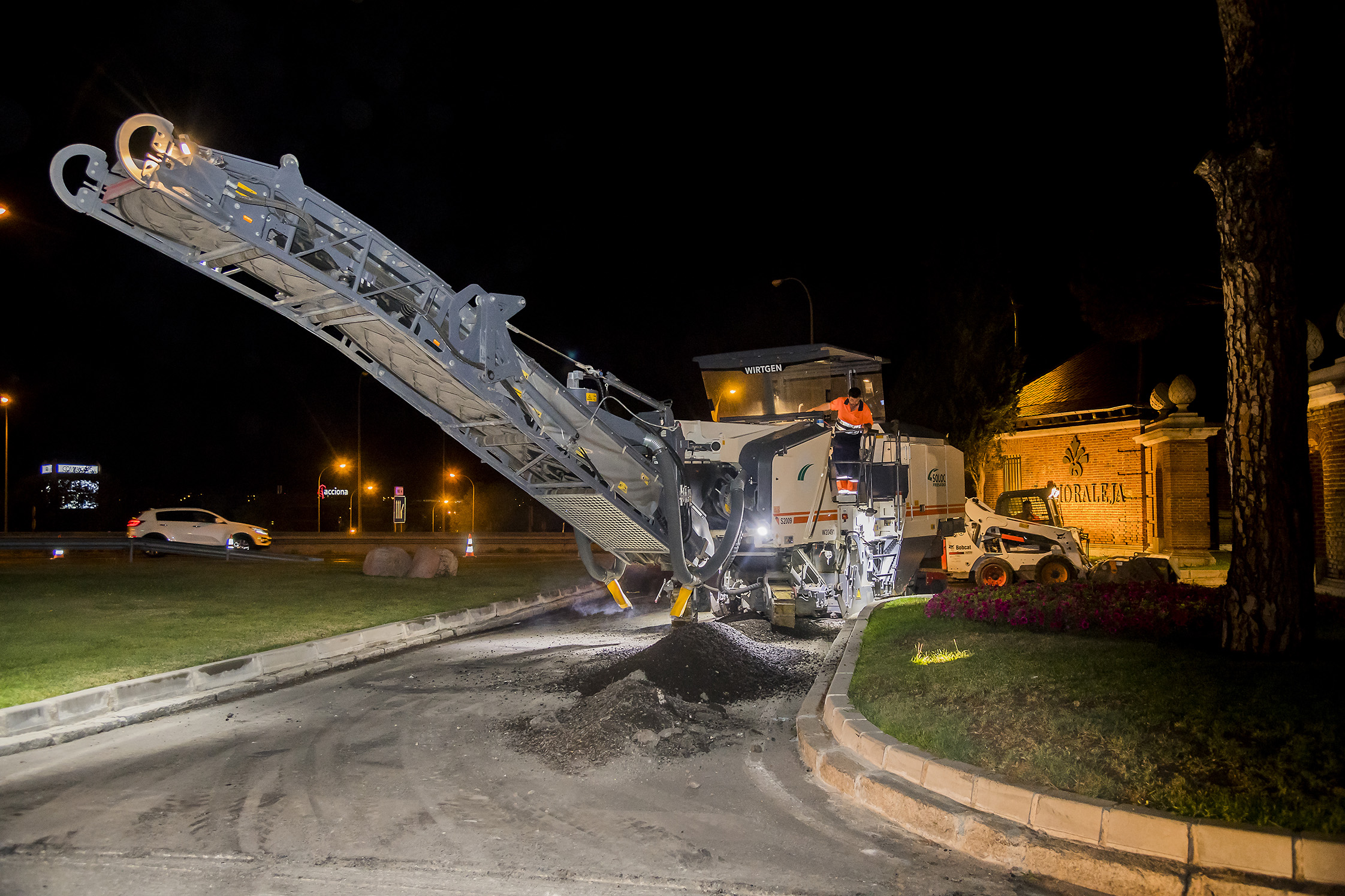La Operación Asfalto finaliza esta semana con el asfaltado de la Plaza de la Moraleja y Valportillo I La Operación Asfalto finaliza esta semana con el asfaltado de la Plaza de la Moraleja y Valportillo I