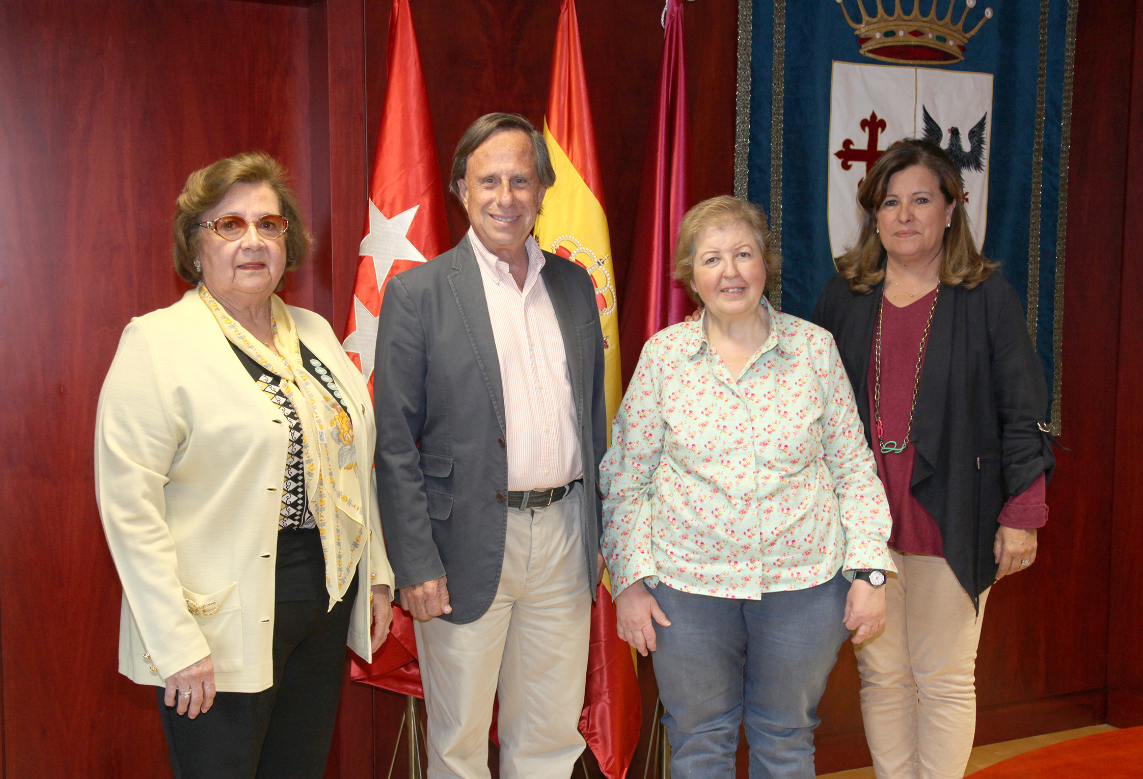Firmado el convenio con la Asociación de Artesanas de Alcobendas para la realización de sus cursos Firmado el convenio con la Asociación de Artesanas de Alcobendas para la realización de sus cursos