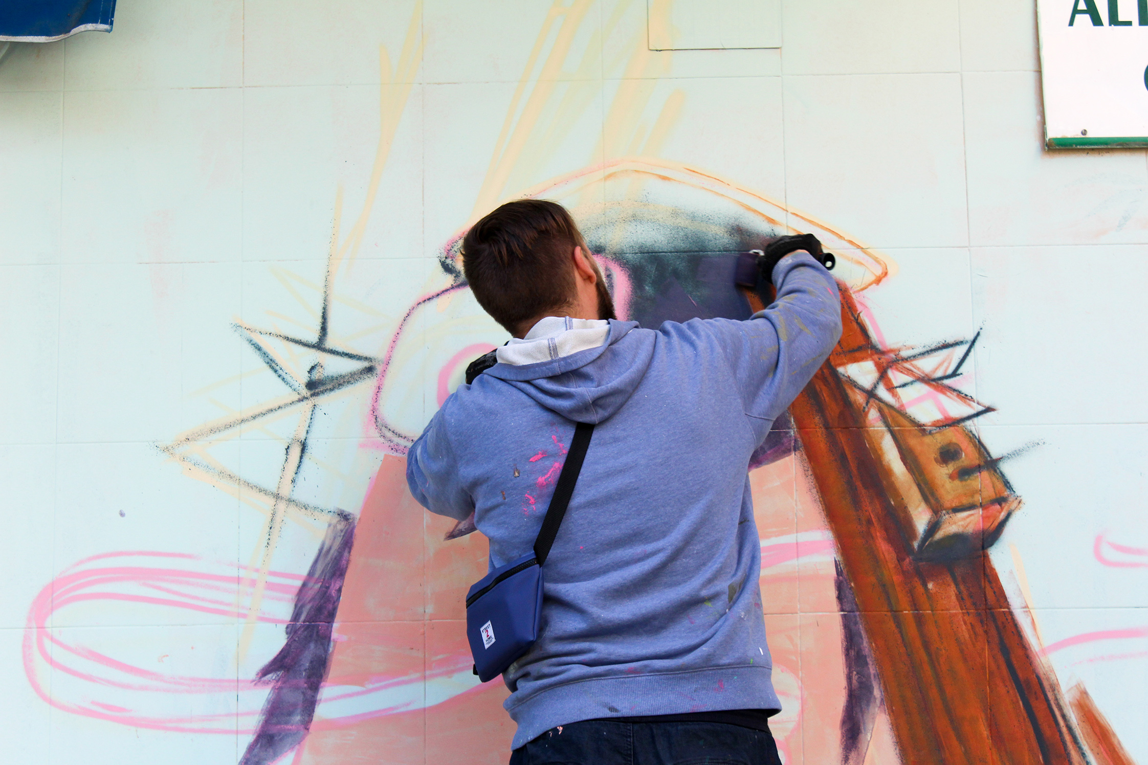 Escaparates y fachadas de comercios de Alcobendas se convertirán en lienzos para 25 artistas Escaparates y fachadas de comercios de Alcobendas se convertirán en lienzos para 25 artistas