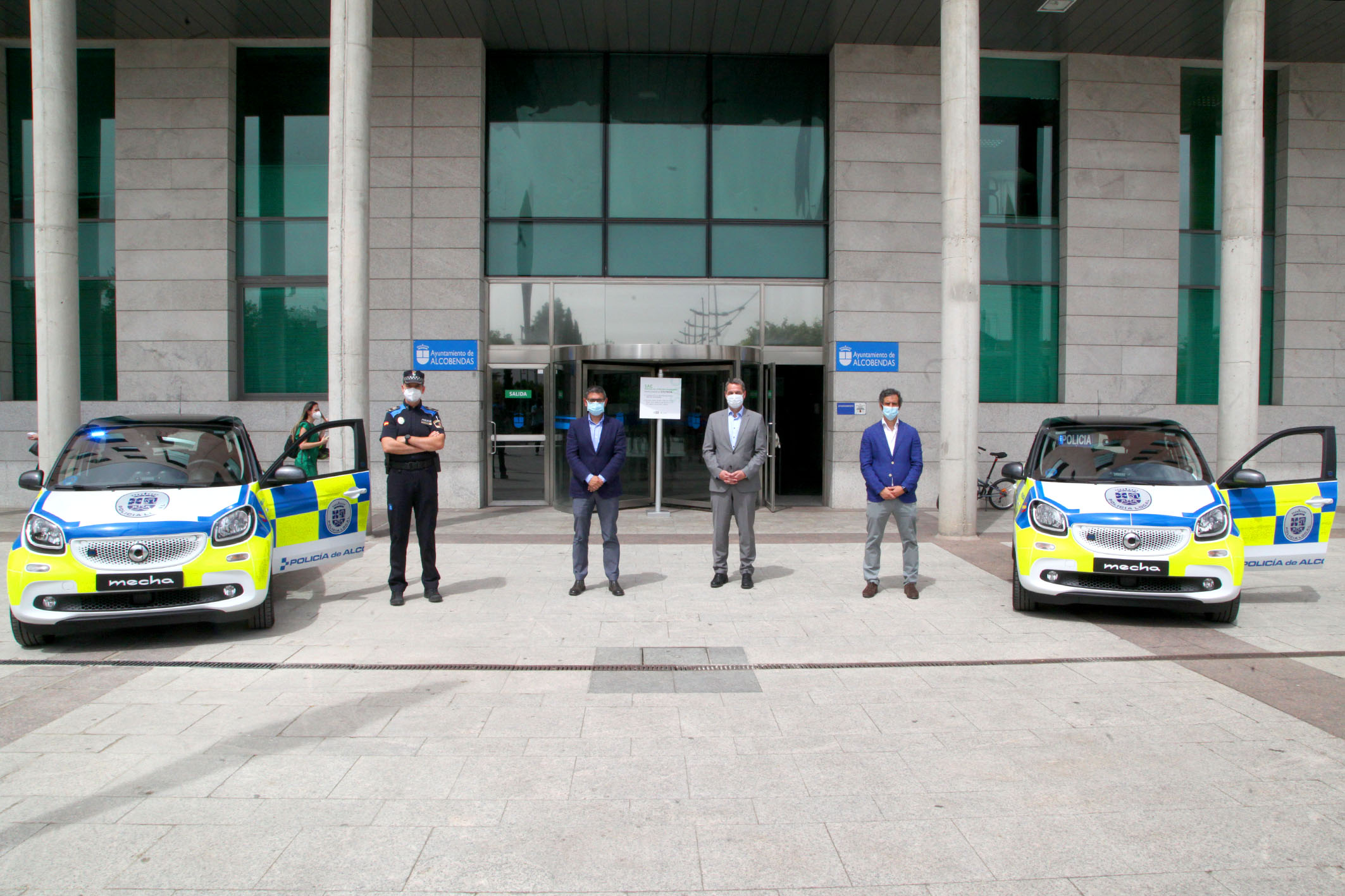Motor Mecha cede dos vehículos eléctricos a la Policía Local de Alcobendas Motor Mecha cede dos vehículos eléctricos a la Policía Local de Alcobendas