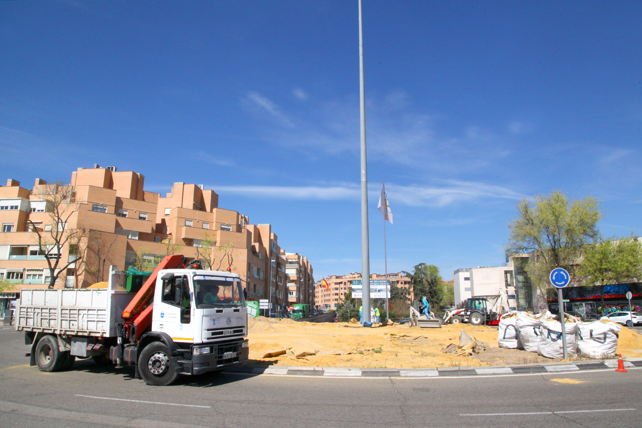 Alcobendas remodela paisajísticamente la glorieta dedicada a Juan Antonio Samaranch Alcobendas remodela paisajísticamente la glorieta dedicada a Juan Antonio Samaranch