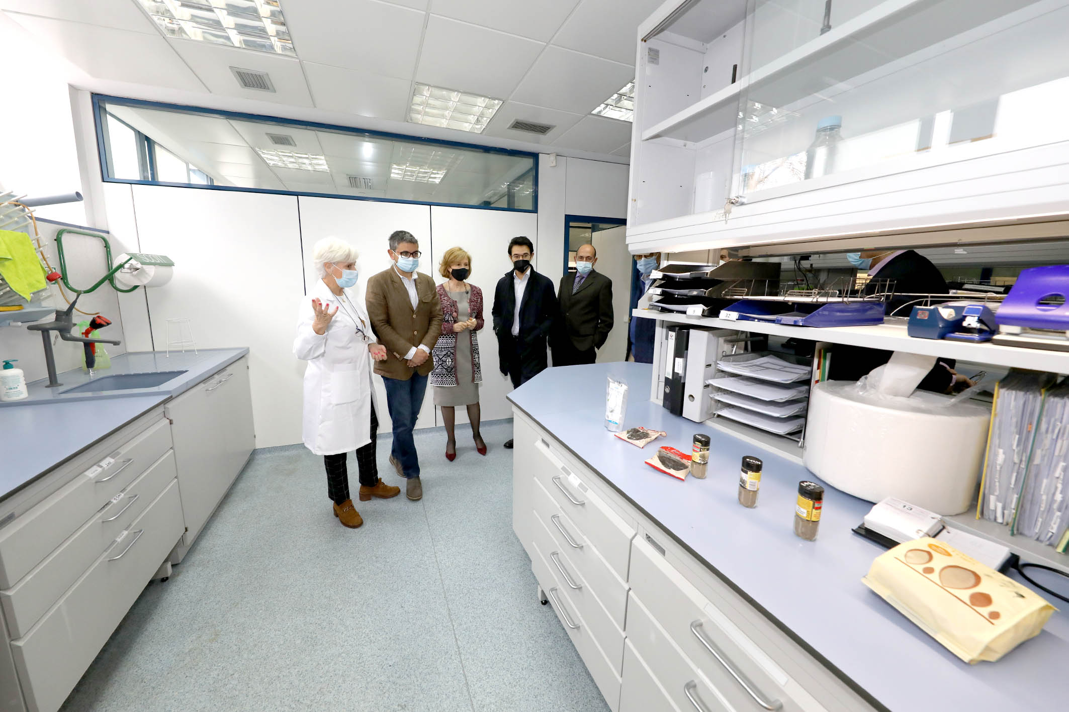 La primera mujer con título universitario que ejerció en Alcobendas, María Paz Caballero, da nombre al Laboratorio municipal La primera mujer con título universitario que ejerció en Alcobendas, María Paz Caballero, da nombre al Laboratorio municipal