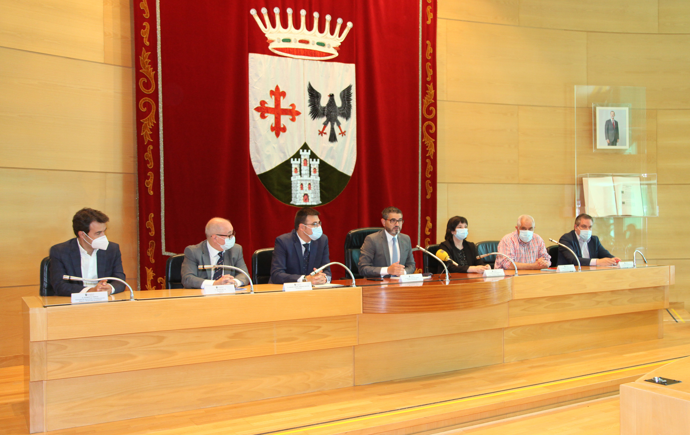 Ayuntamiento, sindicatos y empresarios firman el ‘Pacto por el Empleo en Alcobendas’ Ayuntamiento, sindicatos y empresarios firman el ‘Pacto por el Empleo en Alcobendas’