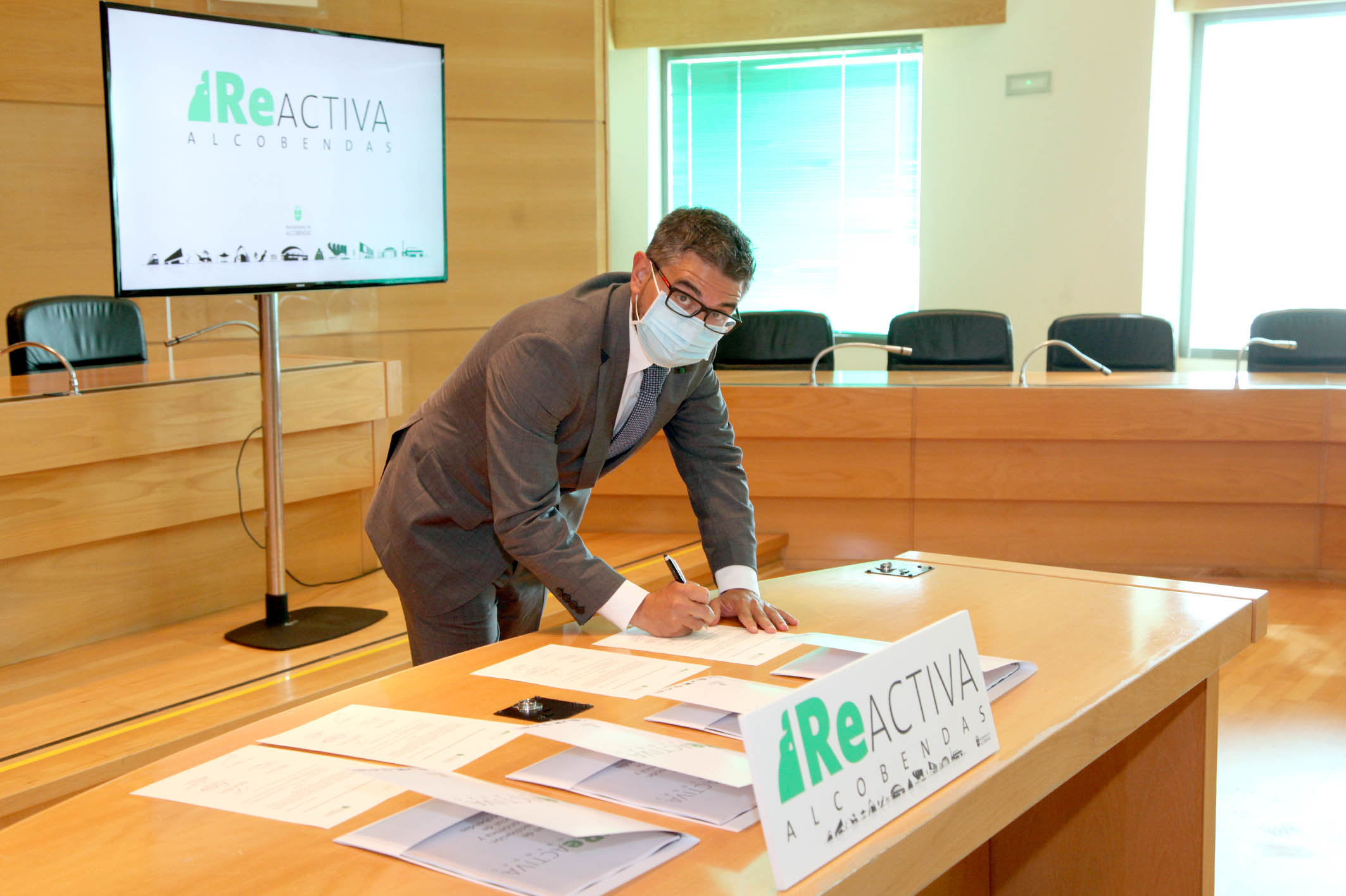 Más de un centenar de medidas para reactivar económica y socialmente Alcobendas sin dejar a nadie atrás Más de un centenar de medidas para reactivar económica y socialmente Alcobendas sin dejar a nadie atrás