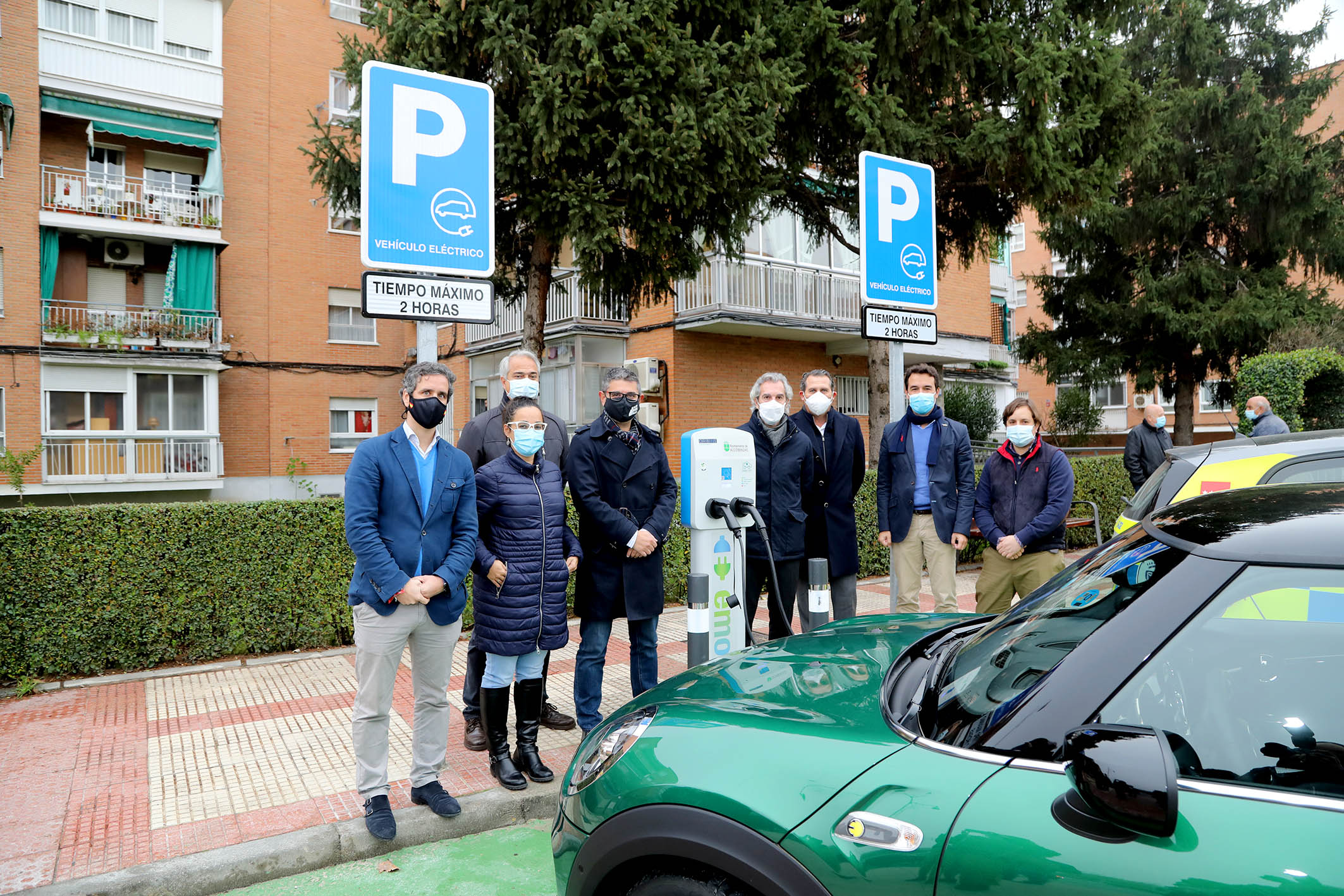 En marcha los dos primeros puntos de recarga eléctrica de vehículos de una red que se desplegará por Alcobendas En marcha los dos primeros puntos de recarga eléctrica de vehículos de una red que se desplegará por Alcobendas