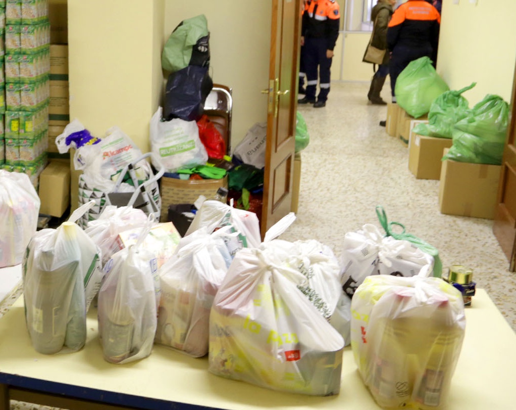 El Ayuntamiento de Alcobendas entrega alimentos y ayuda económica a la población más vulnerable El Ayuntamiento de Alcobendas entrega alimentos y ayuda económica a la población más vulnerable