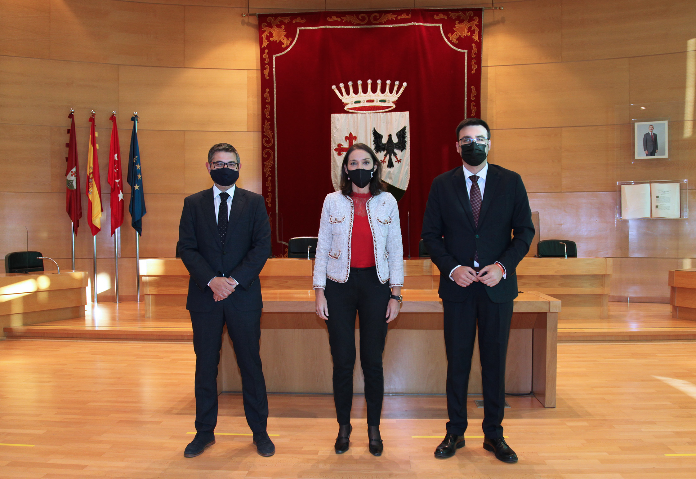 La ministra de Industria, Comercio y Turismo, Reyes Maroto, se reúne con empresarios del sector farmacéutico de Alcobendas La ministra de Industria, Comercio y Turismo, Reyes Maroto, se reúne con empresarios del sector farmacéutico de Alcobendas