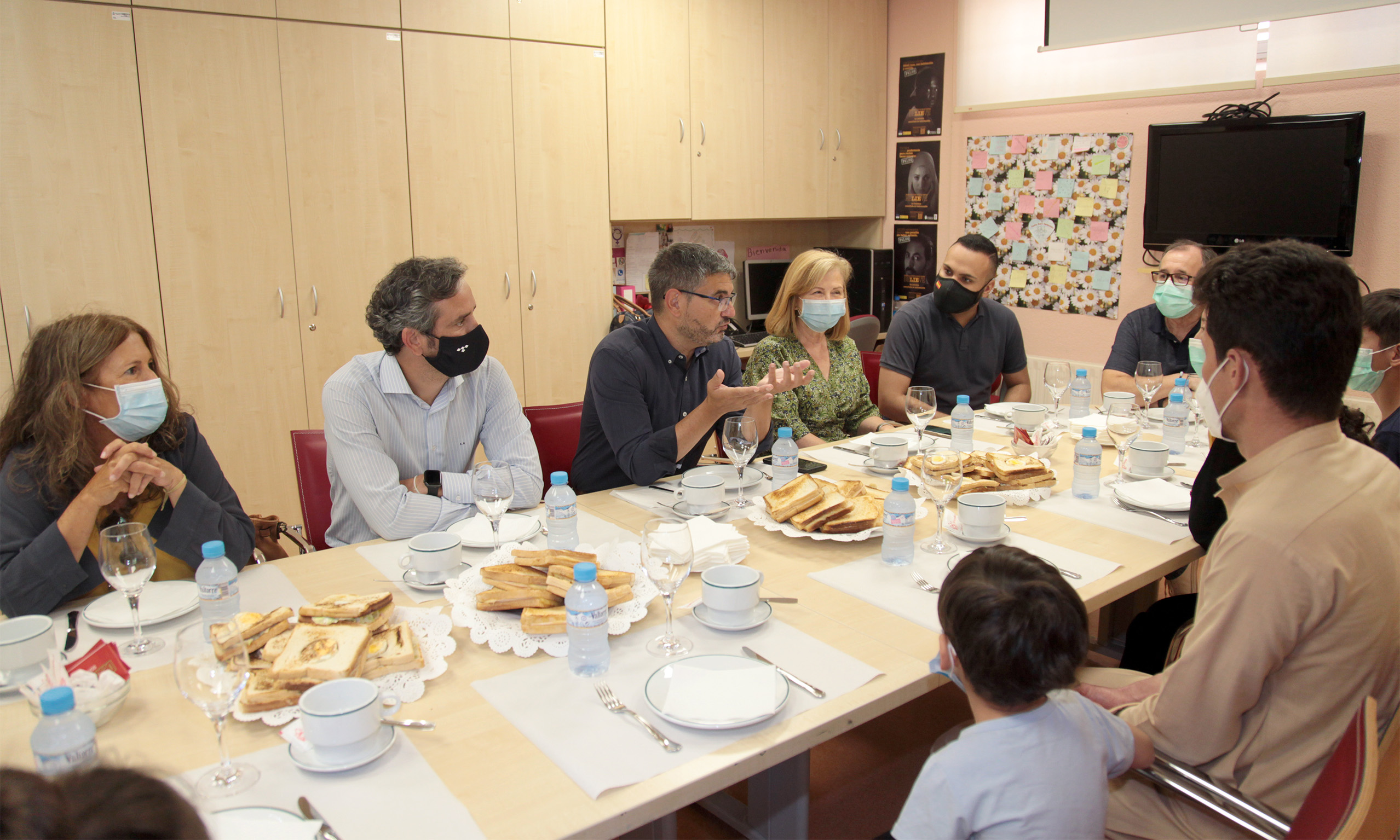 El Ayuntamiento ha ofrecido su colaboración para la adaptación de esta familia a nuestro país