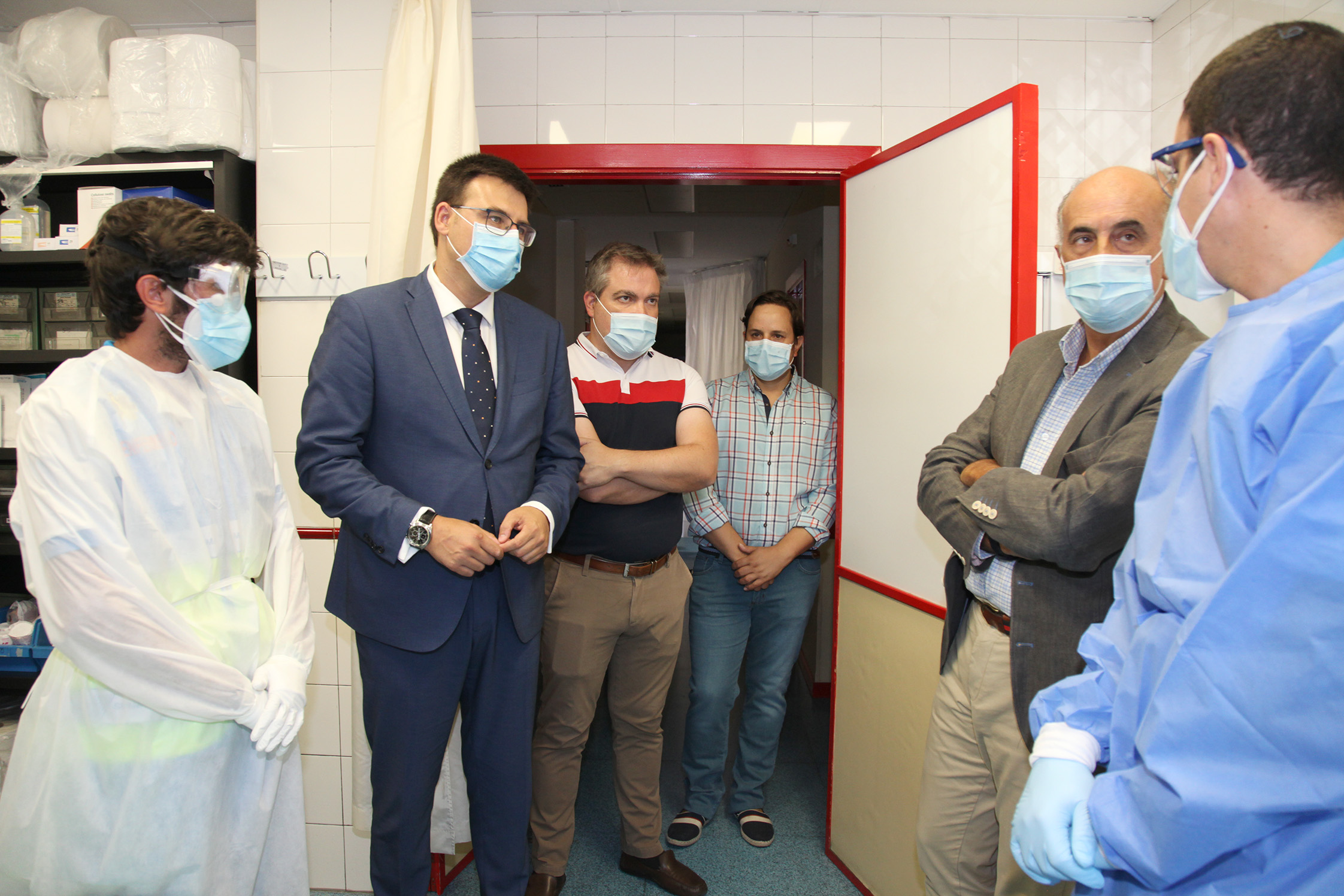 Mil vecinos de Alcobendas acuden hasta las 20 horas a realizarse la prueba PCR de Covid-19 Mil vecinos de Alcobendas acuden hasta las 20 horas a realizarse la prueba PCR de Covid-19