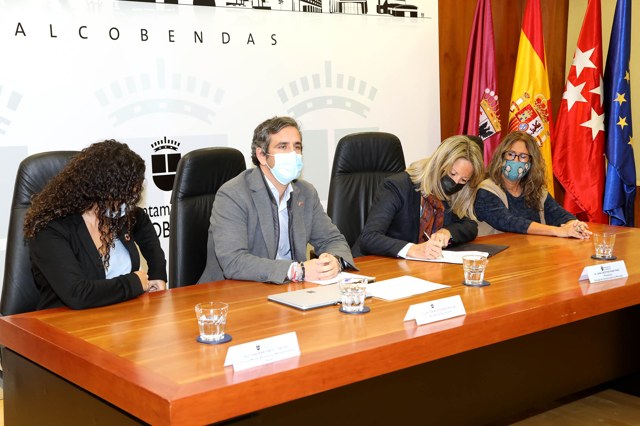 Firma del convenio con la entidad de conservación de La Moraleja