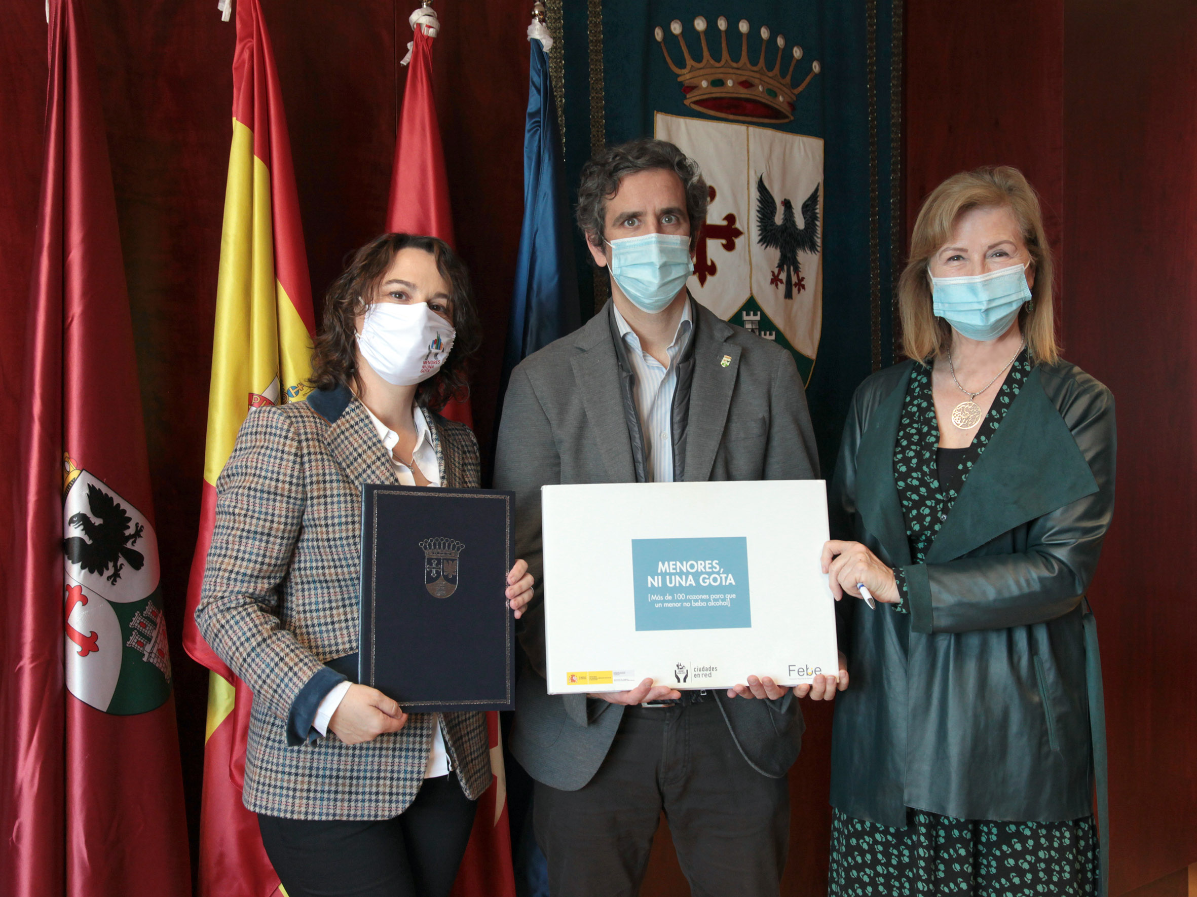 Los firmantes del convenio