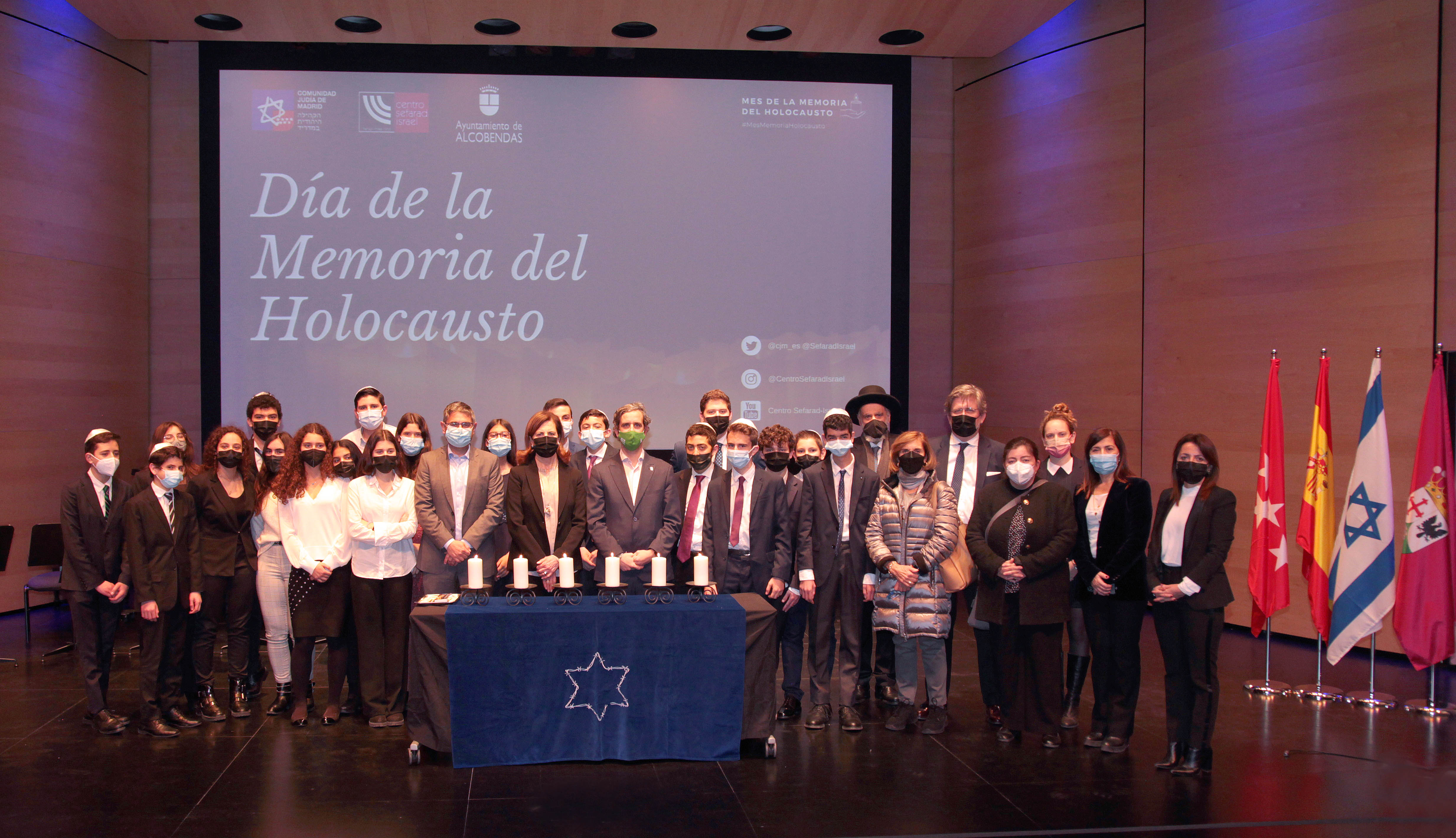 El acto finalizó con una foto de grupo