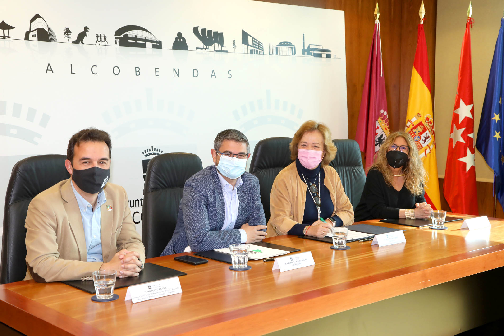 Firmando Beatriz Navarro