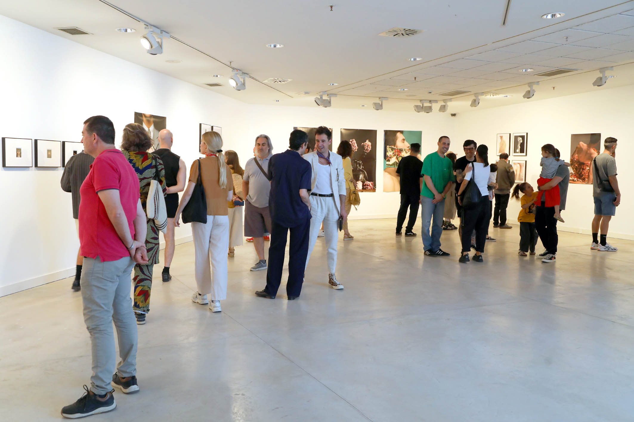 Panorámica de la exposición de Gorka Postigo