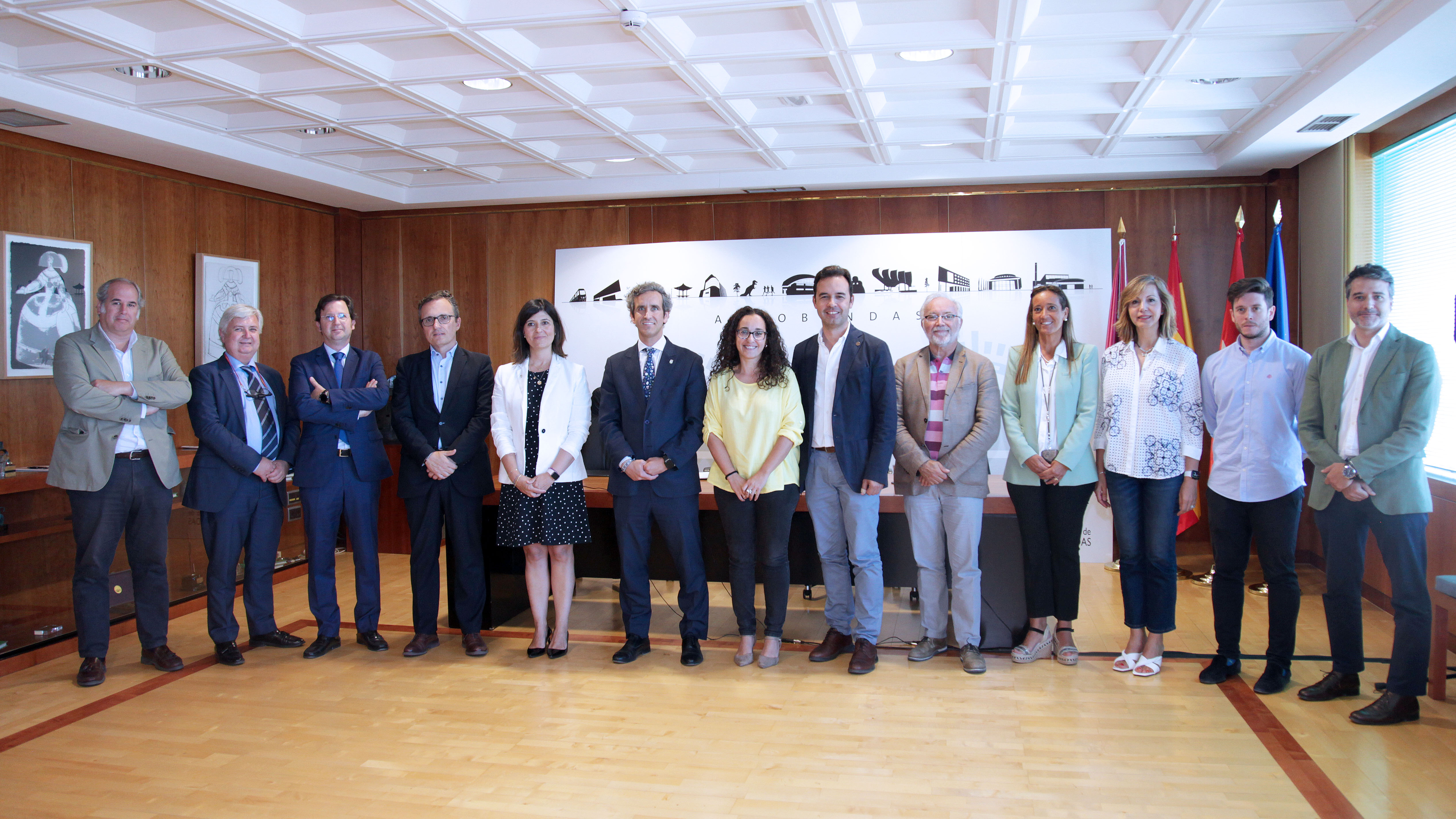 Foto de grupo con todos las firmas adheridas al Pacto Huella Cero