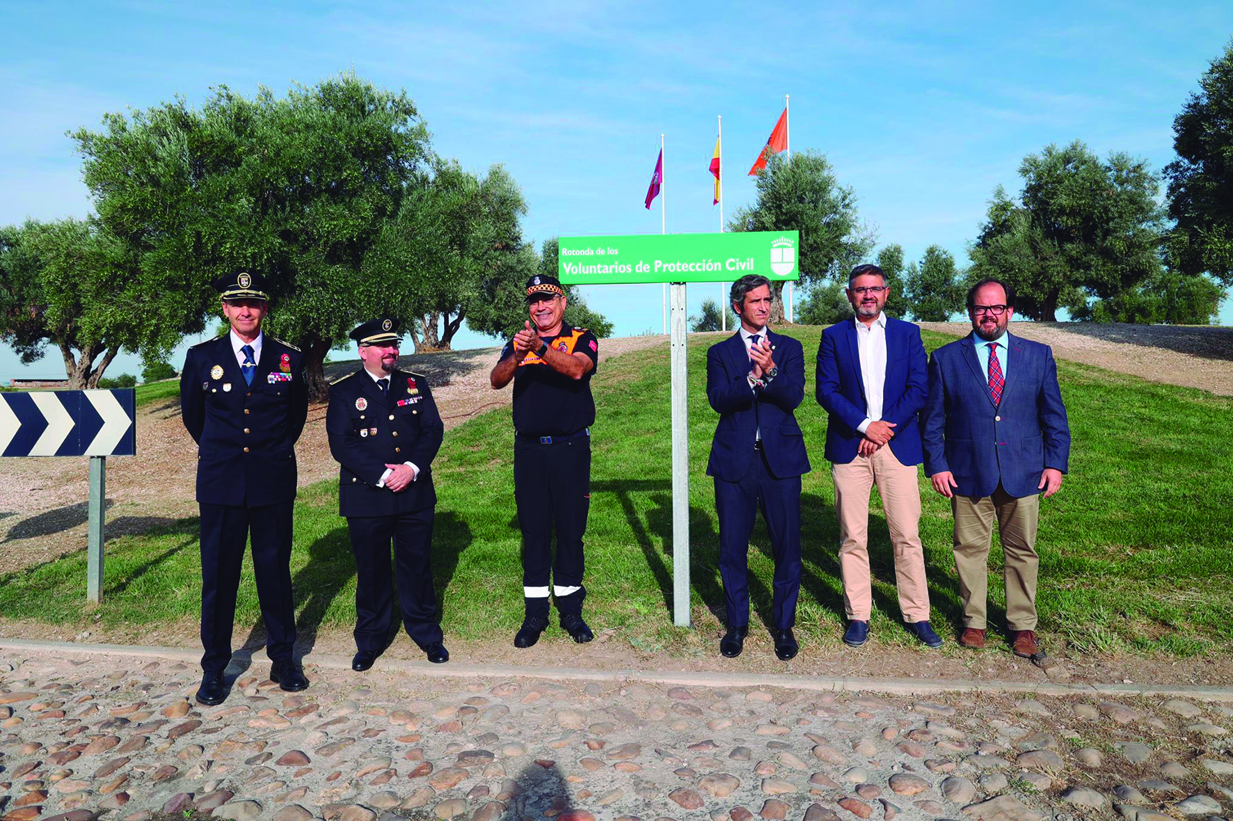 Rotonda homenaje Proteccion Civil