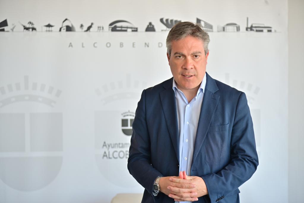 El teniente de alcalde responsable de la encuesta, Angel Sánchez, ha presentado el acto