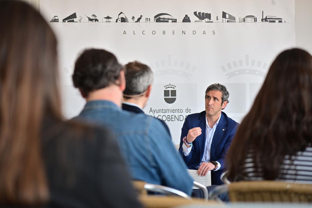 El alcalde ha destacado que, pese a los datos buenos, hay que seguir mejorando