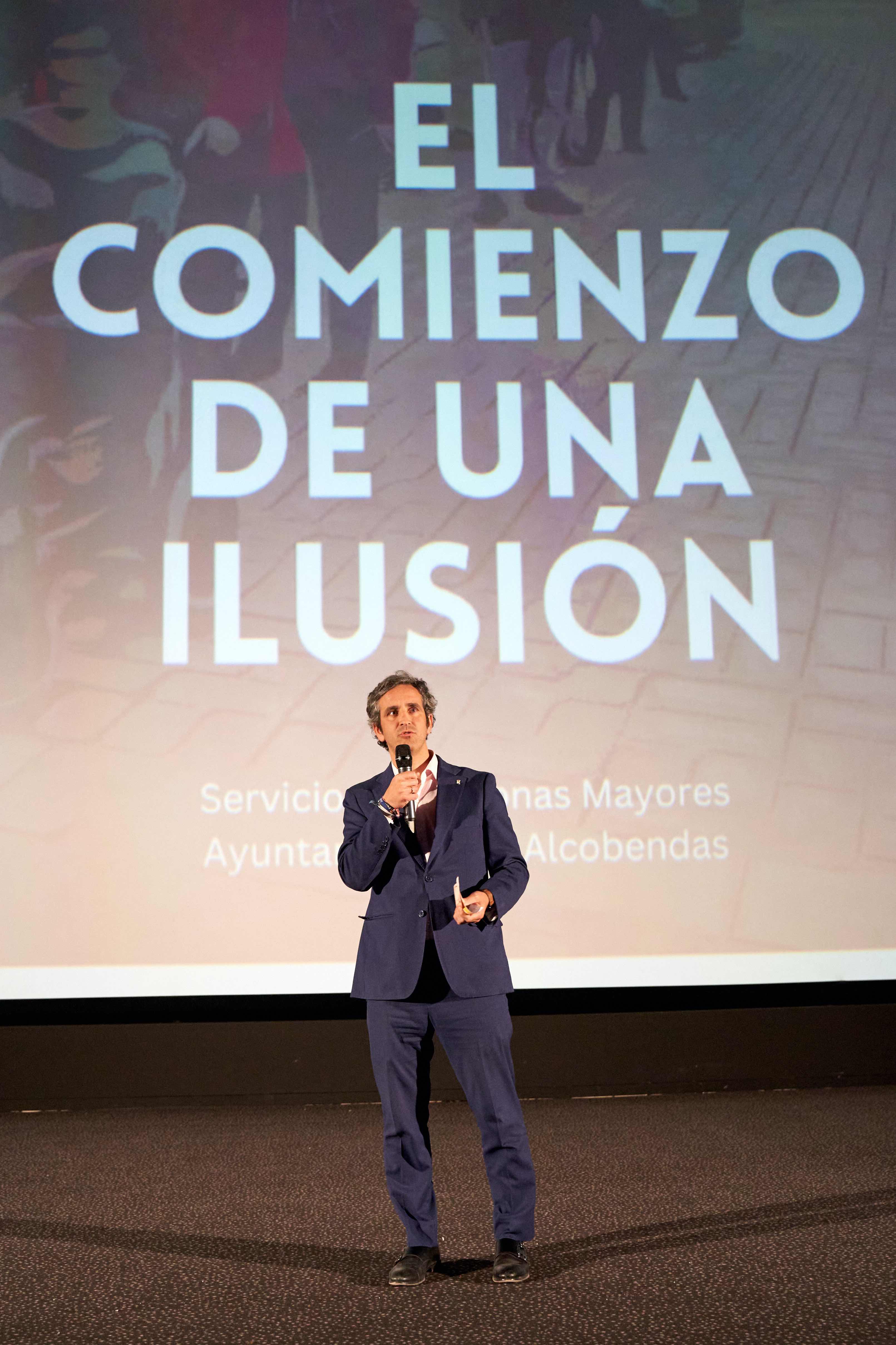 El alcalde en la presentación del corto de Personas Mayores