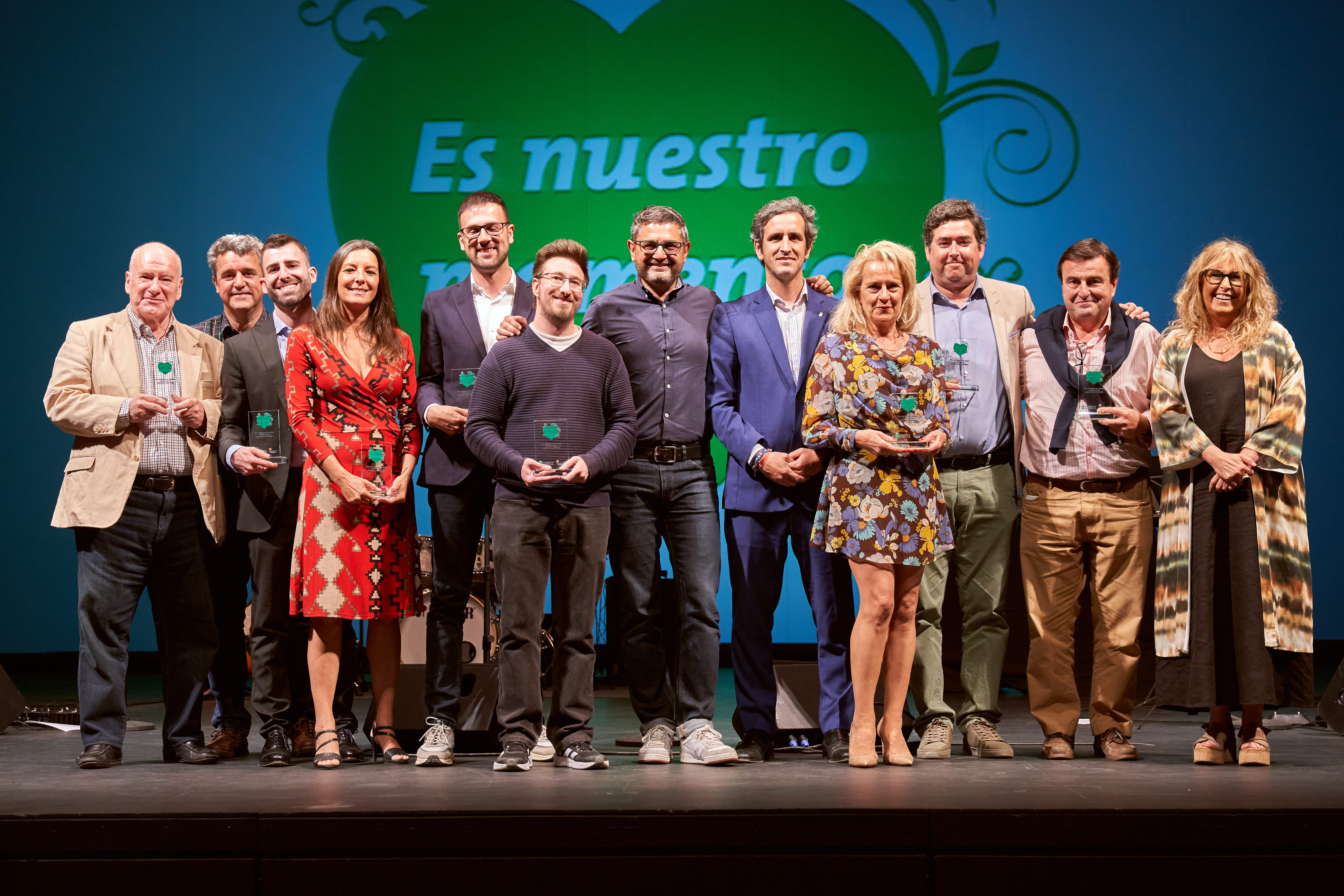 Representantes de los medios de comunicación reconocidos en la gala de homenaje a las personas mayores