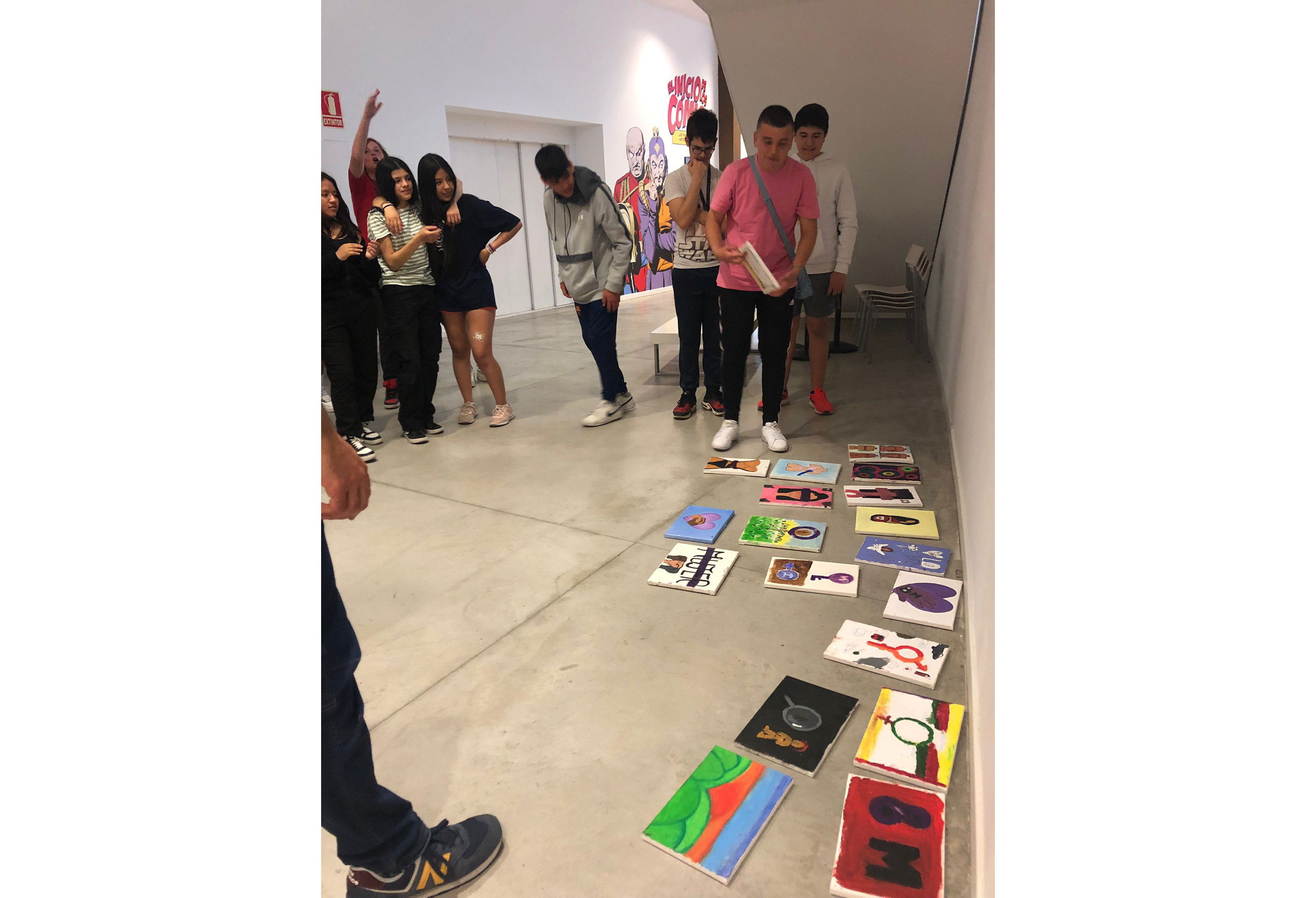 Exposición Akuario pinta mujer_1