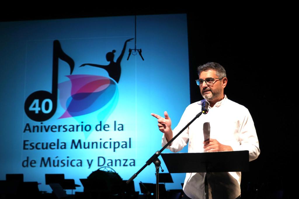 El vicealcalde, Rafa Sánchez Acera, durante el acto de celebración de los 40 años de la Escuela Municipal de Müsica y Danza
