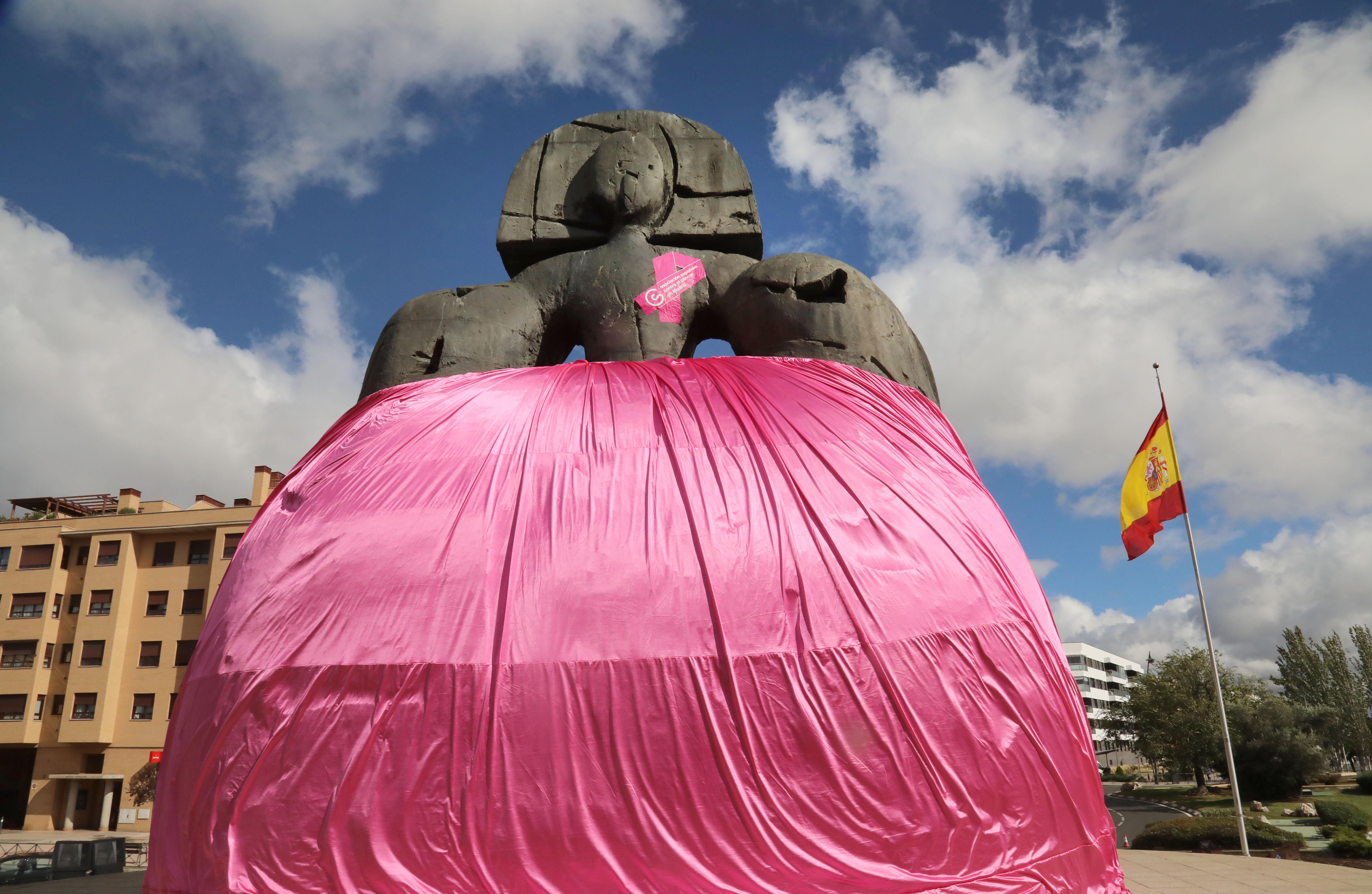 Falda rosa por el cáncer de mama en la Menina