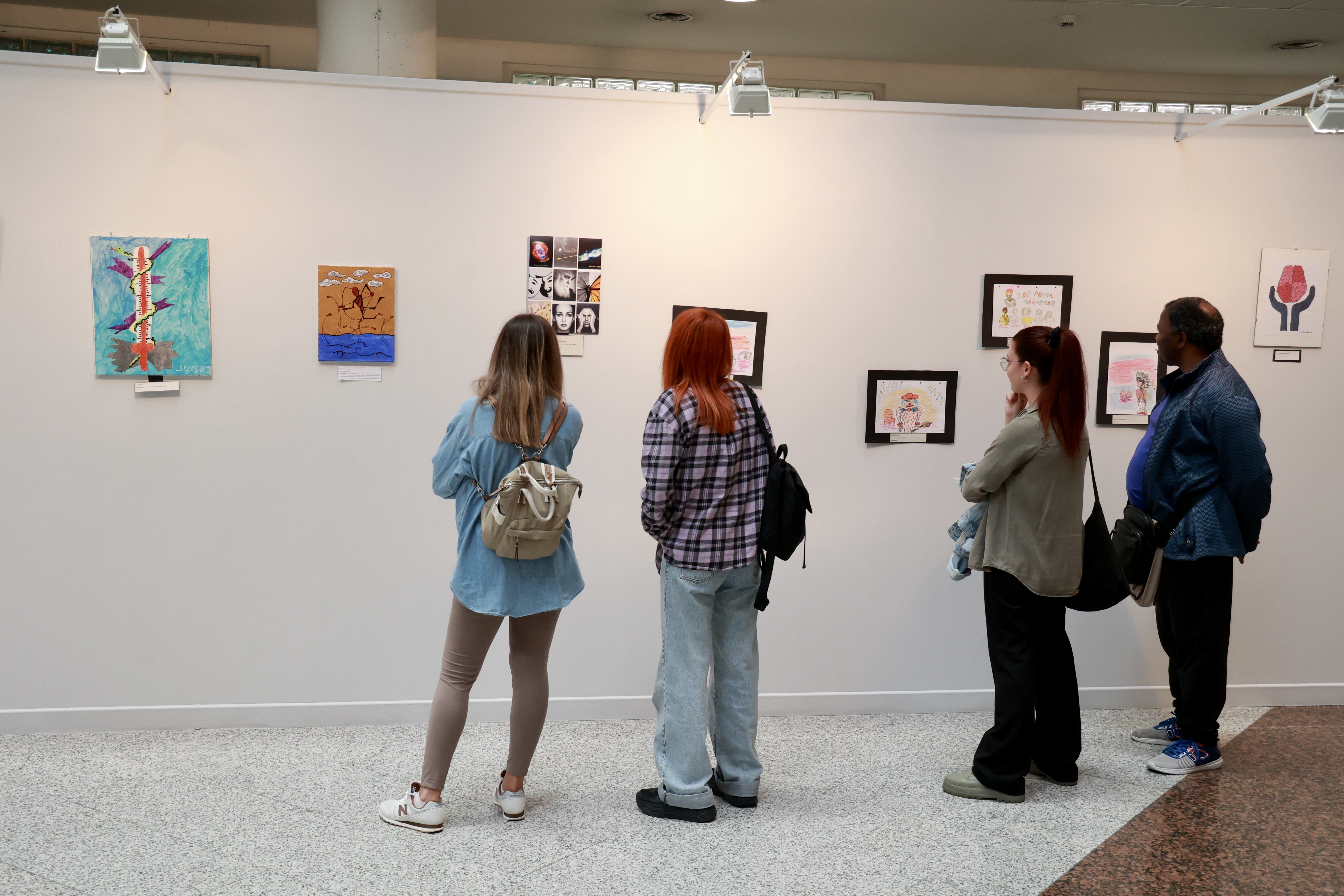 Exposición por el Día de la salud mental 2