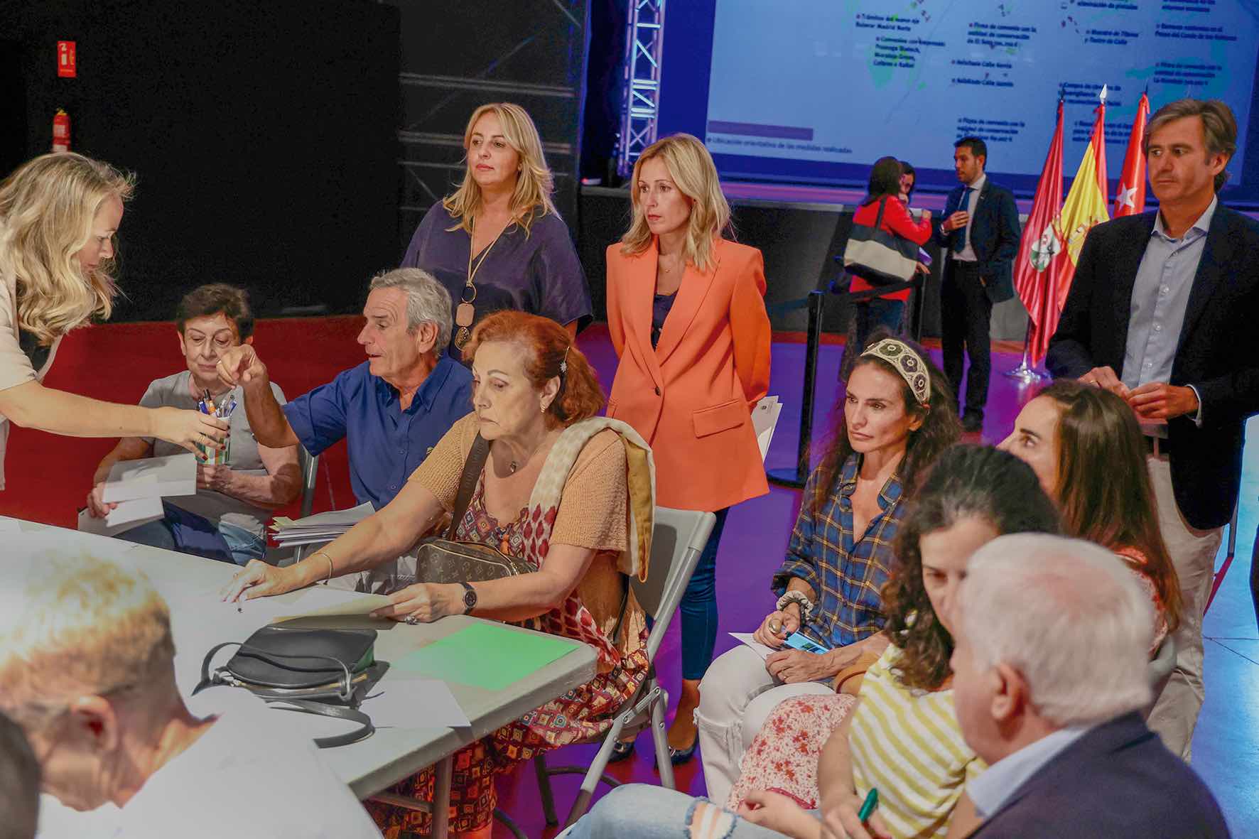 Un momento de la asamblea del distrito Urbanizaciones