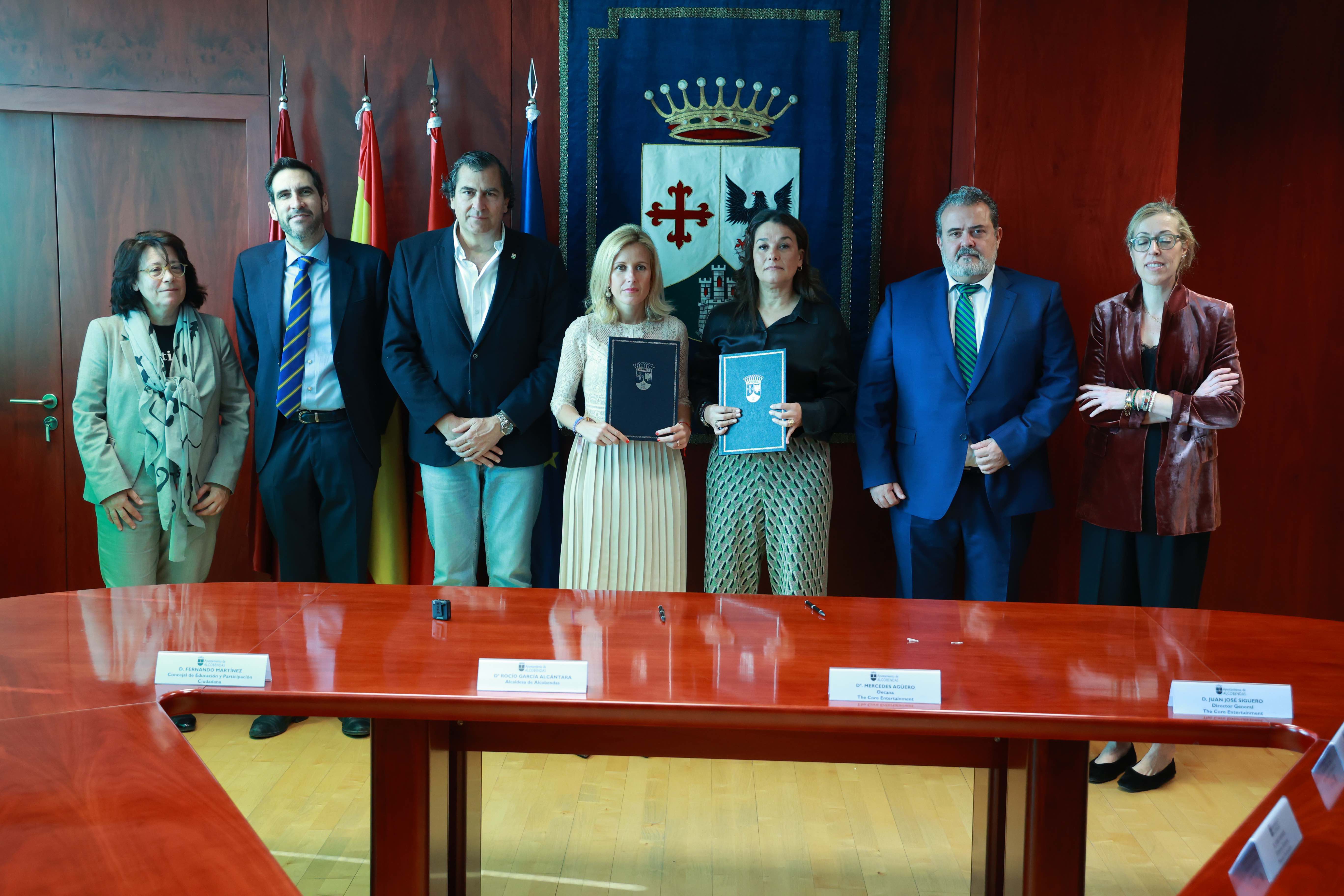 Reunión de grupo de los firmantes de este convenio de colaboración