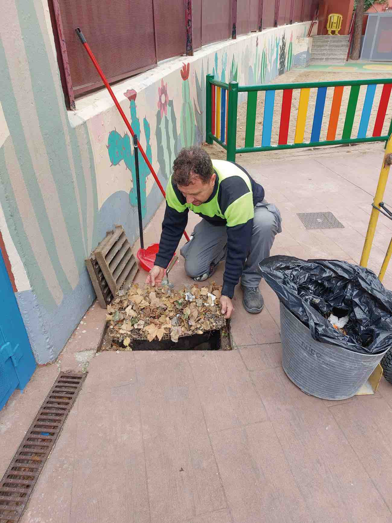 La limpieza de la red viaria,especialmente de rejillas e imbornales, se ha intensificado.