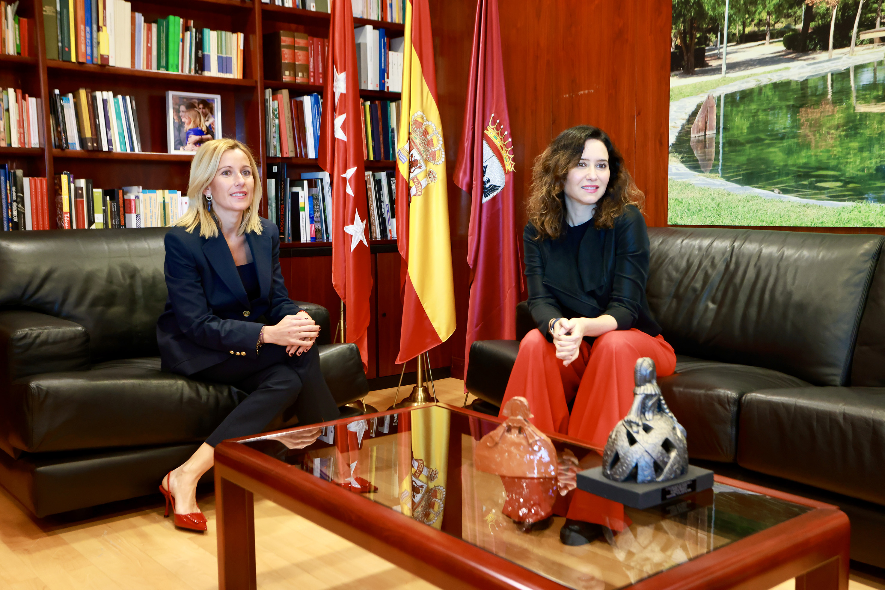 ROCIO GARCIA ALCANTARA E ISABEL AYUSO