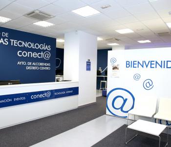 Interior edificio Conect@_Centro tecnológico Conecta en el Distrito Centro