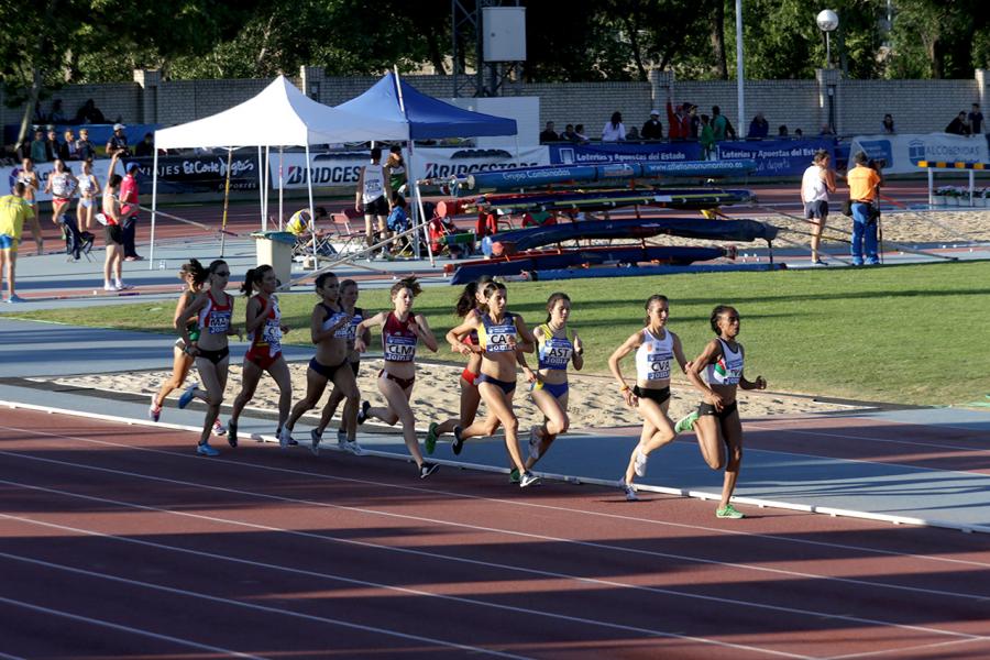 XLIº Campeonato de España de Atletismo Federaciones Autonómicas - Imagen de atletas practicando deporte.