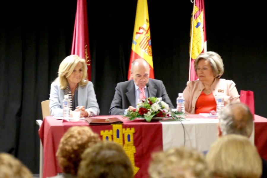 Presentación Semana Cultural Castilla La Mancha 2018 - Imagen de la mesa donde se encuentran las personalidades que van a presentar el acto.