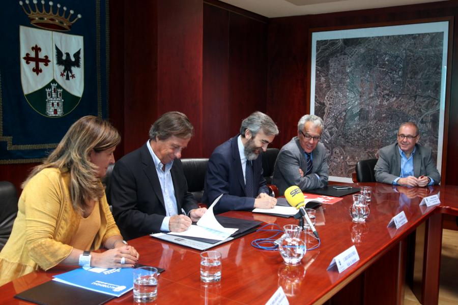 Momento de la firma