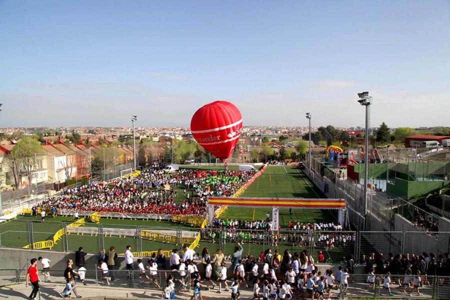 Cross Aldovea 2018 - Imagen panorámica del estadio donde se celebra la carrera y además podemos ver un globo aerostático.