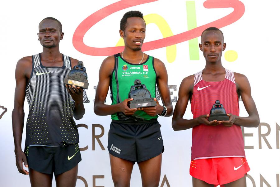 Podium categoría absoluta 1º Thierry NDIKUMWENAYO , 2º Thomas AYEKO, 3º Rodriguez KWIZERA 