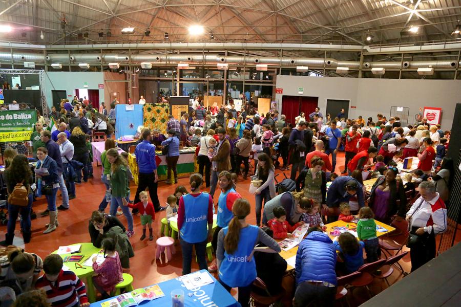 Día de la Infancia 2017 - Imagen panorámica del publico asistente al evento.
