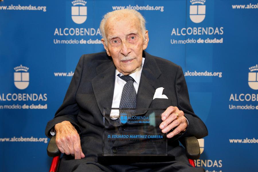 Homenaje a Eduardo Martínez Cabrera (Fundador del Grupo PAYMA) - Primer plano del homenajeado.