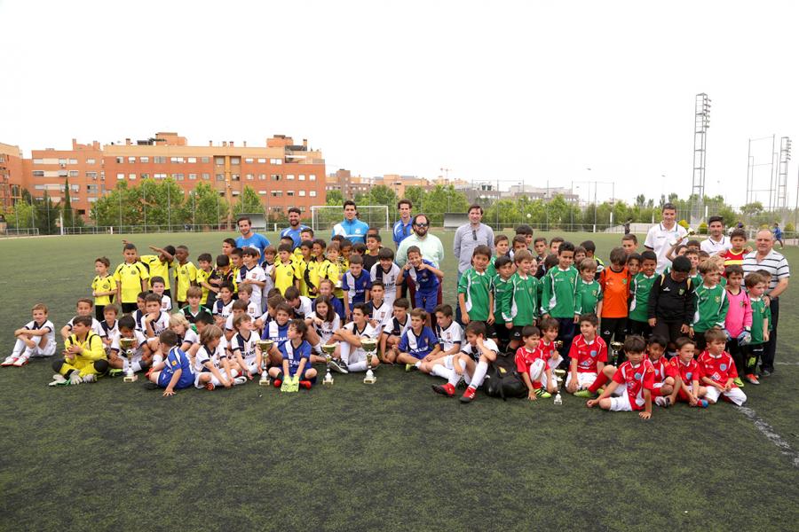 Todos los participantes posando juntos