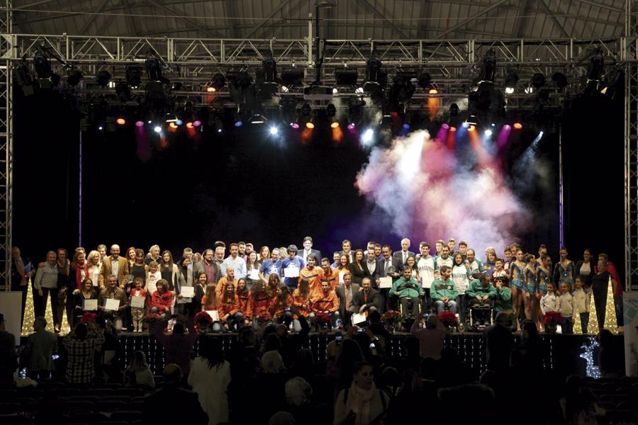 Gala del Deporte Ciudad de Alcobendas 2017 - Imagen de todos los participantes de la Gala en el escenario.