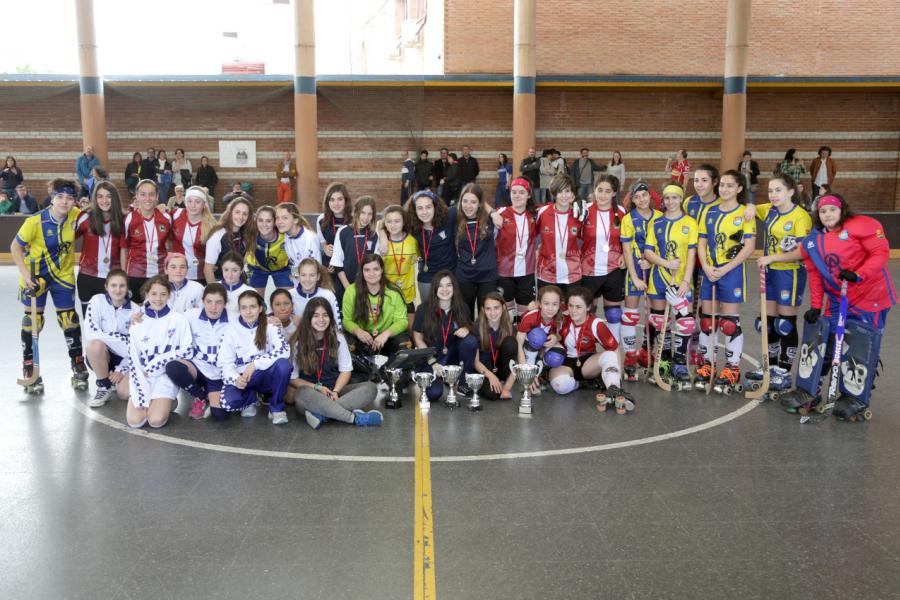 Torneo de la Mujer de Hockey Final Four Sub16 Femenina -Posado de todos los equipos.