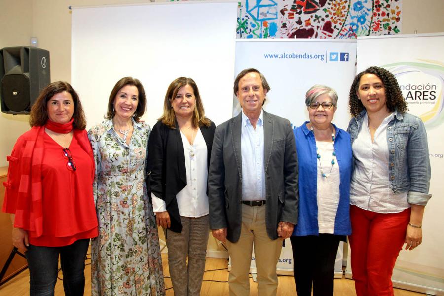 Alcalde Ignacio de Vinuesa y autoridades 2019 Programa "Hogar y Café́" 